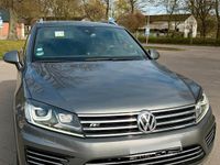 Gebraucht VW Touareg R-line 262 PS (192 kW) 2017 Grau SUV