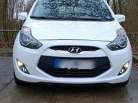 Gebraucht Hyundai ix20 90 PS (66 kW) 2015 Weiß Kleinwagen