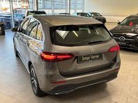 Usata Mercedes B200 Progressive 163 CV (119 kW) 2024 Grigio Monovolume