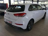 Gebraucht Hyundai i30 Pure 110 PS (80 kW) 2024 Weiss Limousine