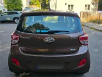 Gebraucht Hyundai i10 87 PS (63 kW) 2015 Braun Kleinwagen