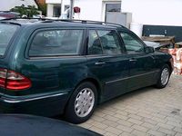 Usata Mercedes E220 Elegance 143 CV (105 kW) 2000 Verde Station wagon