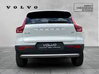 Neu Volvo XC40 Core 163 PS (119 kW) 2026 Weiß SUV