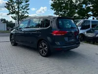 Gebraucht VW Touran Highline 150 PS (110 kW) 2022 Schwarz Van / Kleinbus