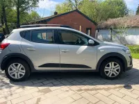 Używany Dacia Sandero Expression 91 KM (66 kW) 2023 Szary Sedan/Limuzyna