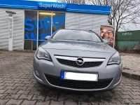 Używany Opel Astra Design Edition 95 KM (69 kW) 2012 Srebrny Kombi