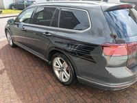 Gebraucht VW Passat 150 PS (110 kW) 2021 Grau Kombi