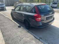 Second-hand Kia Ceed 109 CP (80 kW) 2010 Negru Hatchback