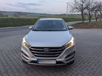 Gebraucht Hyundai Tucson Intro Edition 132 PS (97 kW) 2016 Silber SUV