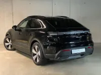 Gebraucht Porsche Macan 300 kW (408 PS) 2024 Schwarz SUV