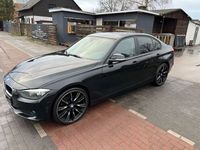 Gebraucht BMW 316 Sport Line 116 PS (85 kW) 2014 Schwarz Limousine
