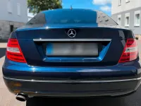 Gebraucht Mercedes C200 184 PS (135 kW) 2013 Blau Limousine