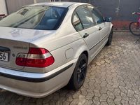 Gebraucht BMW 320 150 PS (110 kW) 2002 Silber Limousine