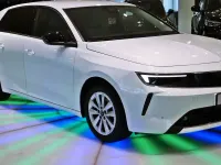 Gebraucht Opel Astra Elegance 131 PS (96 kW) 2023 Weiß Kleinwagen