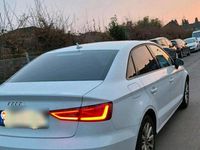 Gebraucht Audi A3 105 PS (77 kW) 2015 Weiß Limousine