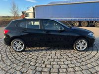 Gebraucht BMW 120 178 PS (130 kW) 2023 Schwarz ii/bonnet fluid black Kleinwagen