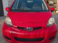Gebraucht Toyota Aygo Edition 68 PS (50 kW) 2011 Rot Kleinwagen