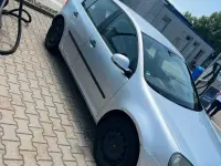 Gebraucht VW Golf V 102 PS (75 kW) 2004 Silber Kleinwagen