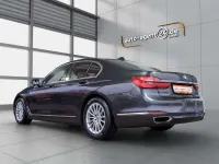 Gebraucht BMW 750 449 PS (330 kW) 2017 Sophistograu metallic Limousine