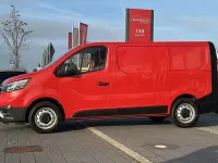 Gebraucht Renault Trafic Komfort 150 PS (110 kW) 2022 Rot Van / Kleinbus