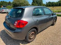 Gebraucht Toyota Auris Life 132 PS (97 kW) 2010 Grau Kleinwagen