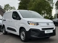 Usata Fiat Doblò 131 CV (96 kW) 2024 Bianco Monovolume