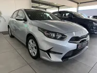 Gebraucht Kia Ceed 140 PS (102 kW) 2024 Silber Kleinwagen