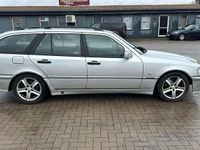 Gebraucht Mercedes C180 129 PS (94 kW) 2000 Silber Kombi