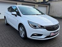 Gebraucht Opel Astra Dynamic 110 PS (80 kW) 2017 Weiß Limousine