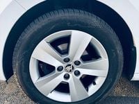 Gebraucht Skoda Rapid Active 90 PS (66 kW) 2015 Weiß Kleinwagen