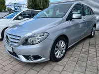 Gebraucht Mercedes B180 122 PS (89 kW) 2014 Silber Van / Kleinbus