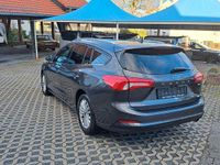 Gebraucht Ford Focus Titanium 125 PS (91 kW) 2022 Grau Kombi