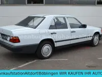 Gebraucht Mercedes E200 75 PS (55 kW) 1989 Weiß Limousine