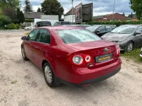 Gebraucht VW Jetta Trendline 102 PS (75 kW) 2009 Rot Limousine