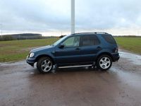 Gebraucht Mercedes ML430 272 PS (200 kW) 2001 Blau SUV