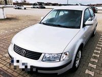 Gebraucht VW Passat 125 PS (91 kW) 1999 Violet Limousine