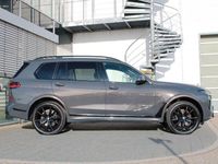 Gebraucht BMW X7 M Sport 352 PS (258 kW) 2023 Dravitgrau SUV