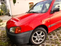 Gebraucht Toyota Starlet 75 PS (55 kW) 1998 Rot Kleinwagen