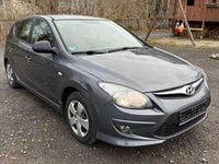 Gebraucht Hyundai i30 Edition 90 PS (66 kW) 2011 Grau Limousine