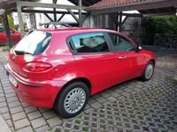 gebraucht Alfa Romeo 147 mit durchgerosteter Bodengruppe für Schrauber