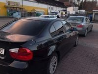 Gebraucht BMW 318 143 PS (105 kW) 2007 Schwarz Limousine