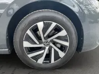 Gebraucht VW Golf VIII Life 150 PS (110 kW) 2023 Grau Limousine