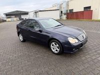 Gebraucht Mercedes C180 143 PS (105 kW) 2006 Blau Coupé