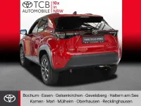 Gebraucht Toyota Yaris Cross 131 PS (96 kW) 2026 Emotional red SUV