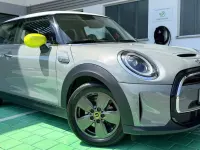 Gebraucht Mini Cooper SE Essential 135 kW (184 PS) 2022 Moonwalk grey Kleinwagen