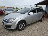 Usata Opel Astra Edition 90 CV (66 kW) 2006 Argento Berlina