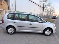 Gebraucht VW Touran Trendline 105 PS (77 kW) 2012 Silber Van / Kleinbus