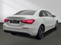 Gebraucht Mercedes A200 Progressive 163 PS (119 kW) 2024 Weiß Limousine