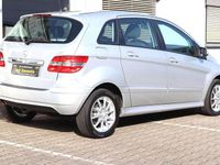 Gebraucht Mercedes B180 116 PS (85 kW) 2011 Polarsilber  metalliclack Van / Kleinbus