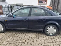Używany Audi A4 101 KM (74 kW) 1998 Niebieski Sedan/Limuzyna
